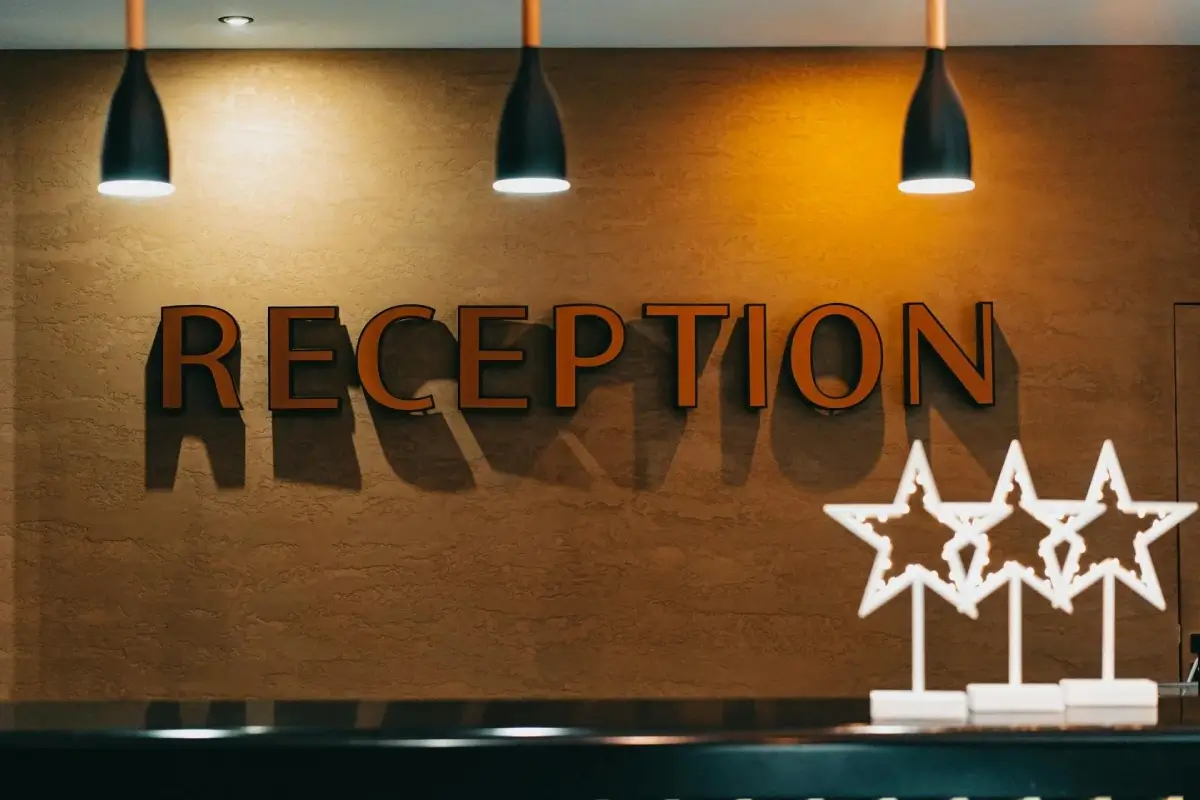 Reception & Lounge