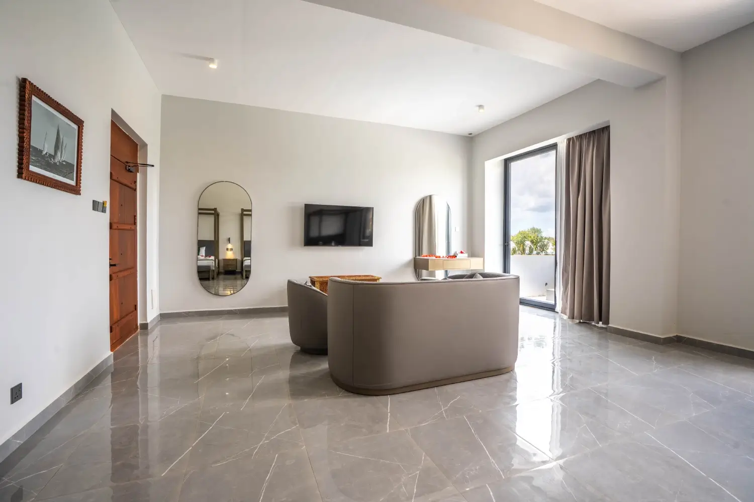 Deluxe Suite 1
