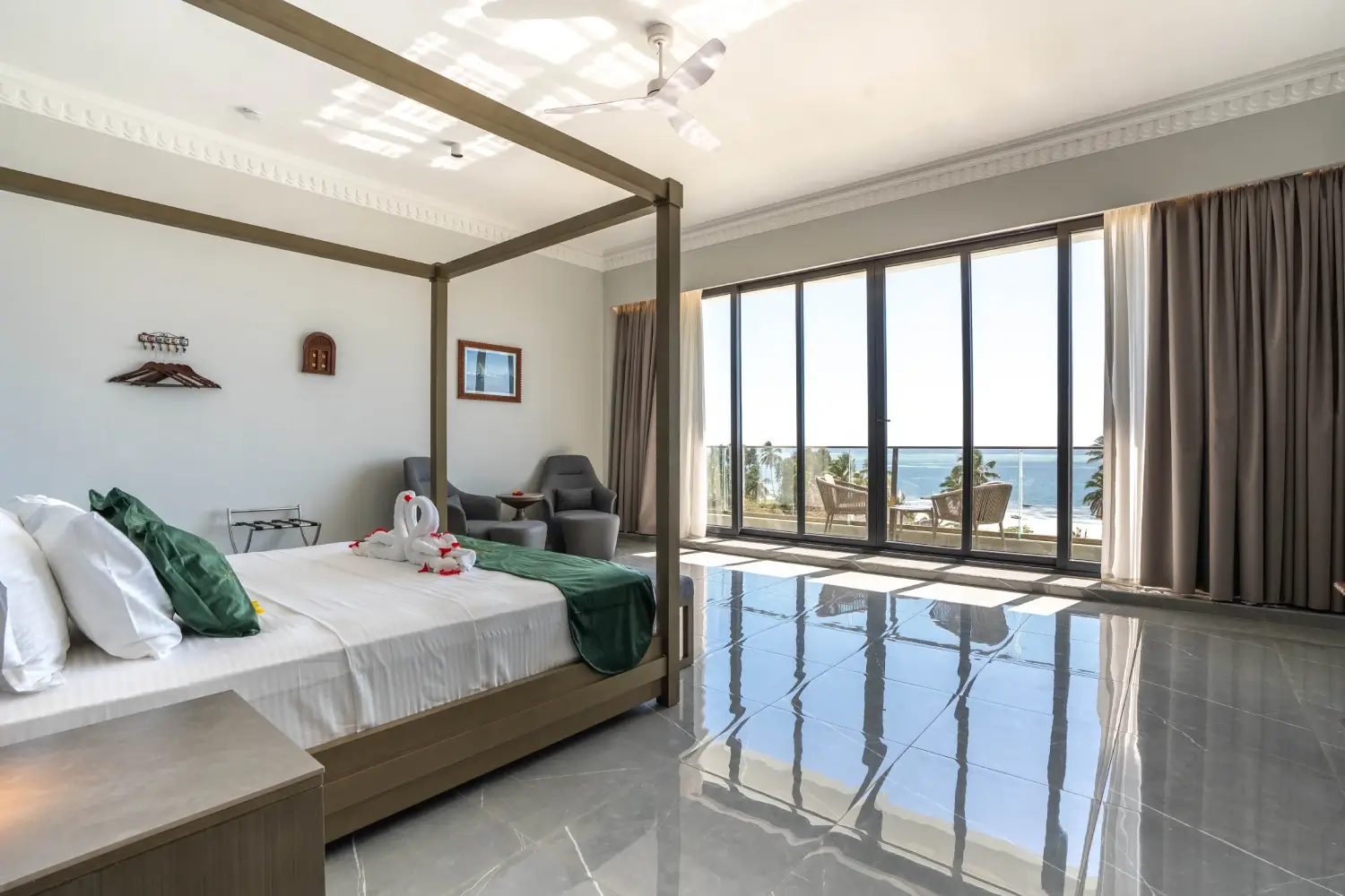 Deluxe Suite 1