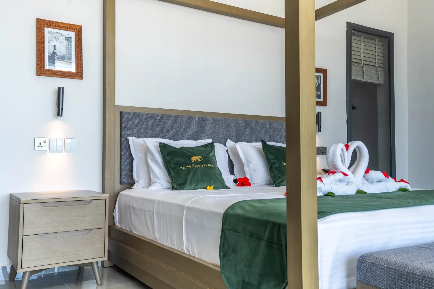 Deluxe Suite 1