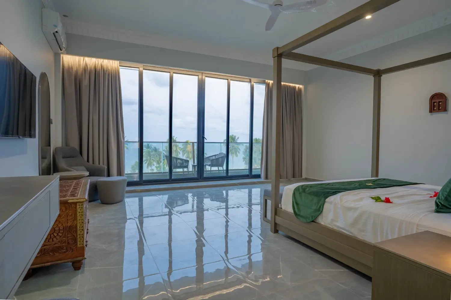 Deluxe Suite 1