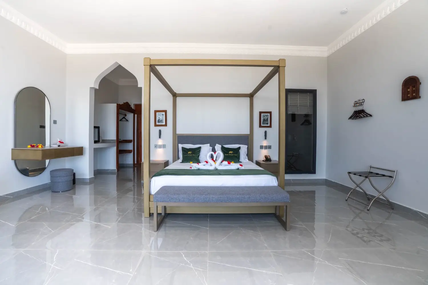 Deluxe Suite 1
