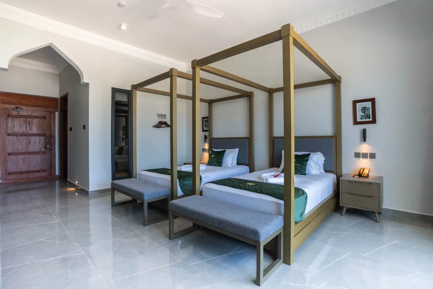 Deluxe Suite 1