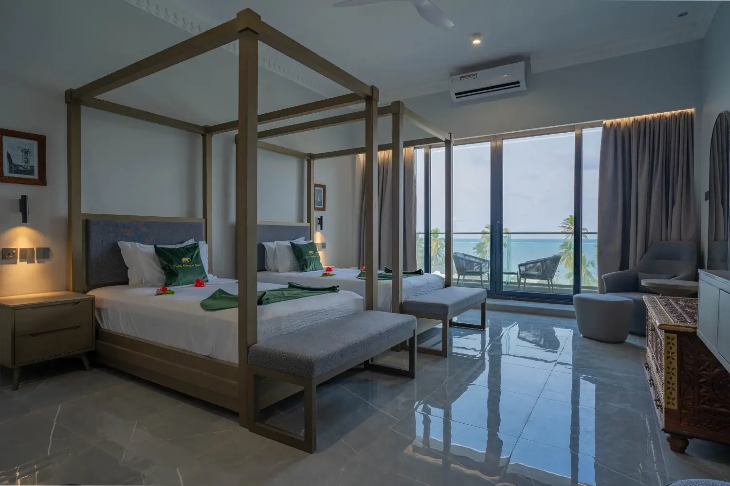 Deluxe Suite 1