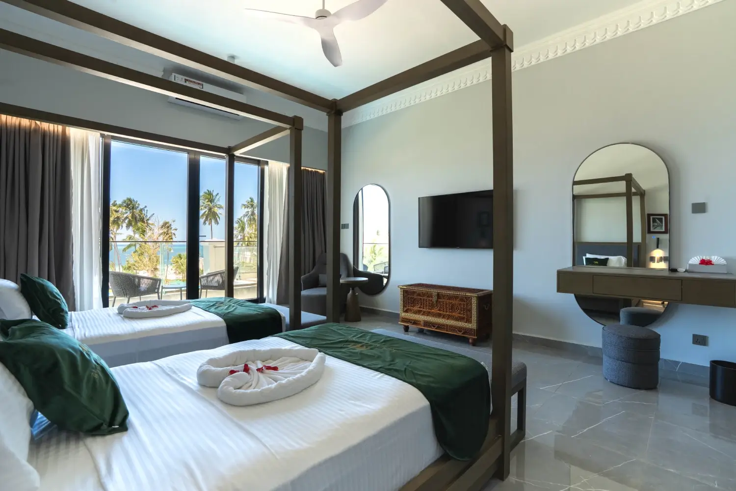 Deluxe Suite 1