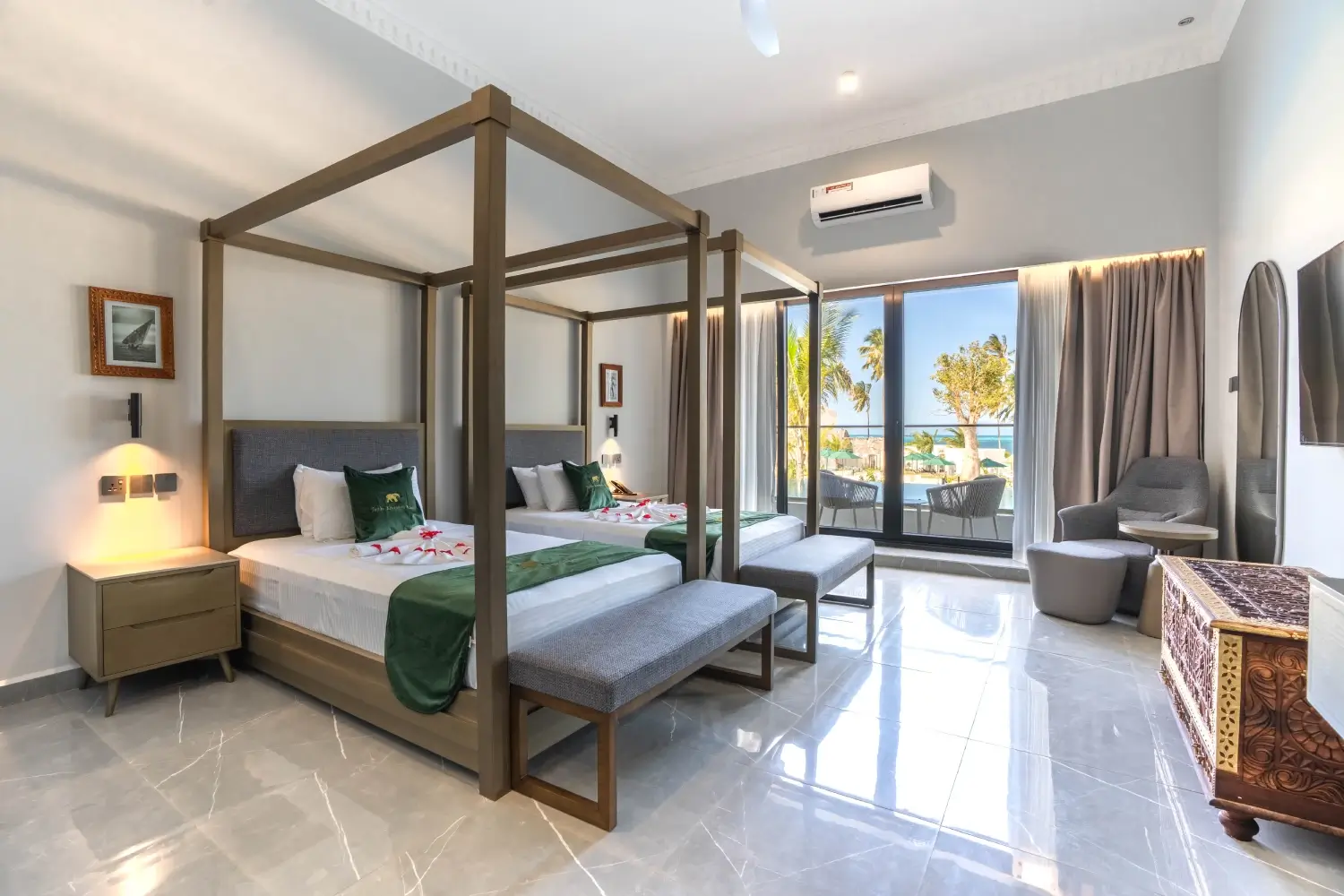 Deluxe Suite 1