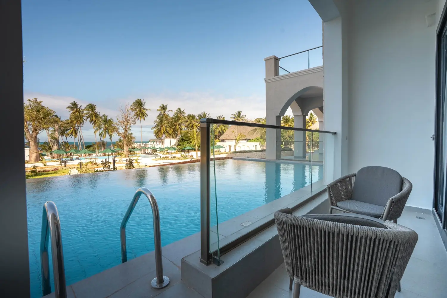 Deluxe Suite 1